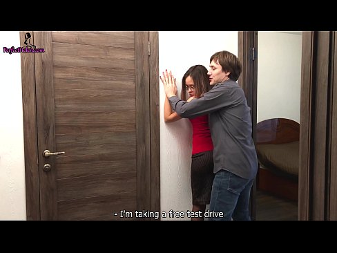 ❤️ Mai Sexy Realtor Da Hankali Ya Jefa Farjin Nata Da Fucks Yayin Siyar da Gidanta - Krempai ️ Batsa na Gida ️❤