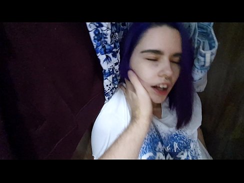 ❤️ Ya sami kanwata a cikin kabad ya taimaka mata ️ Batsa na Gida ️❤